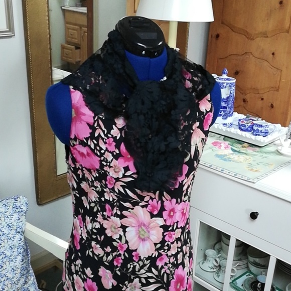 Dress - Picture 5 of 6